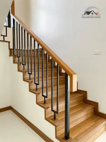 Handrail Tangga Kayu — Kayu Solid
